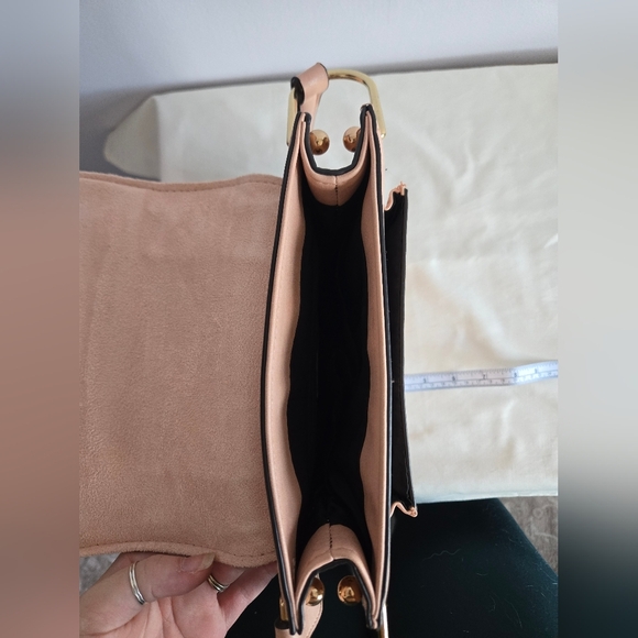 Elegant Light Pink Crossbody Bag - Picture 6 of 6